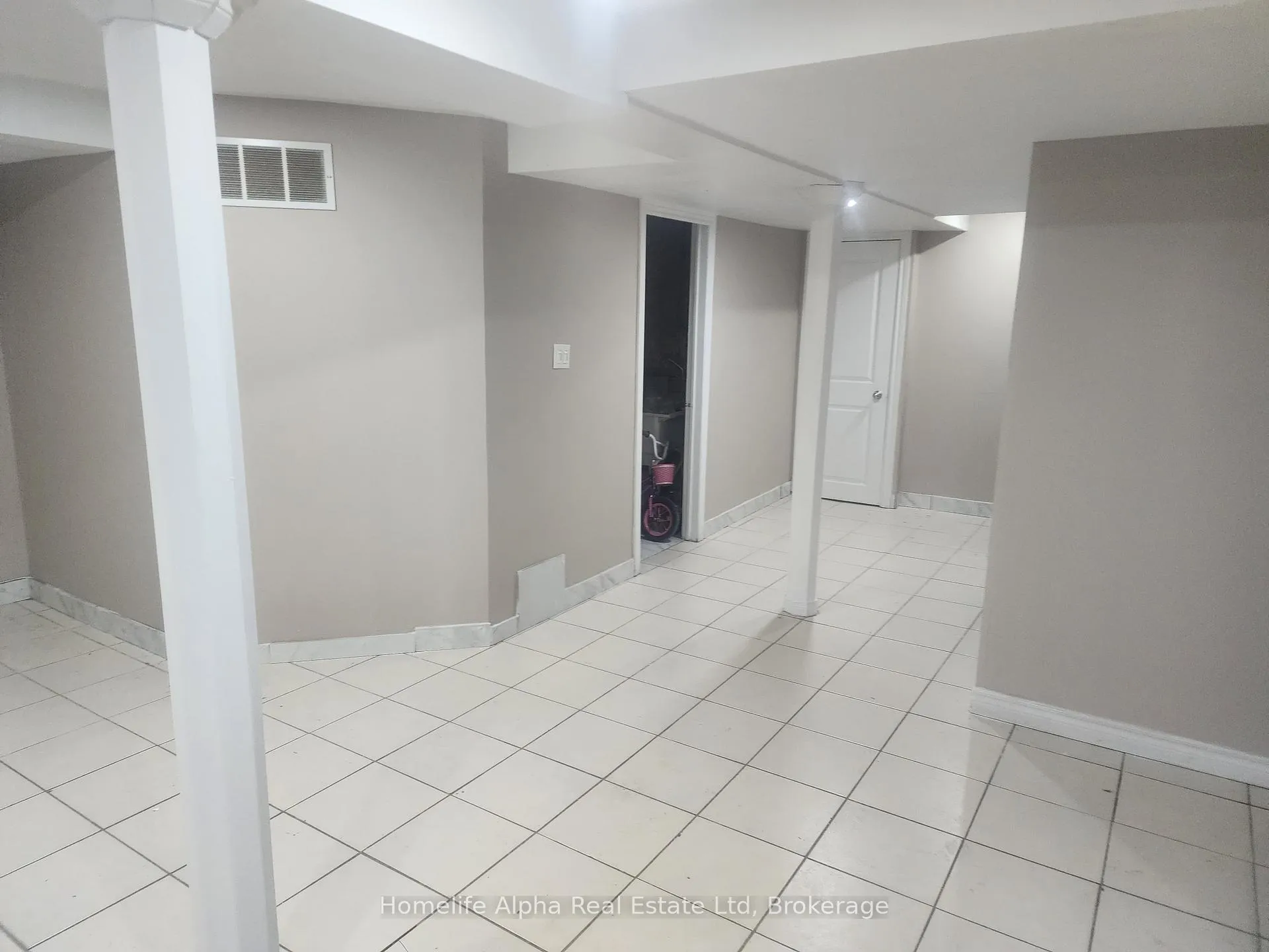 Photo 6 of Unit BSMNT, 101 Narrow Valley Crescent, Brampton, Sandringham-Wellington — HOMEH