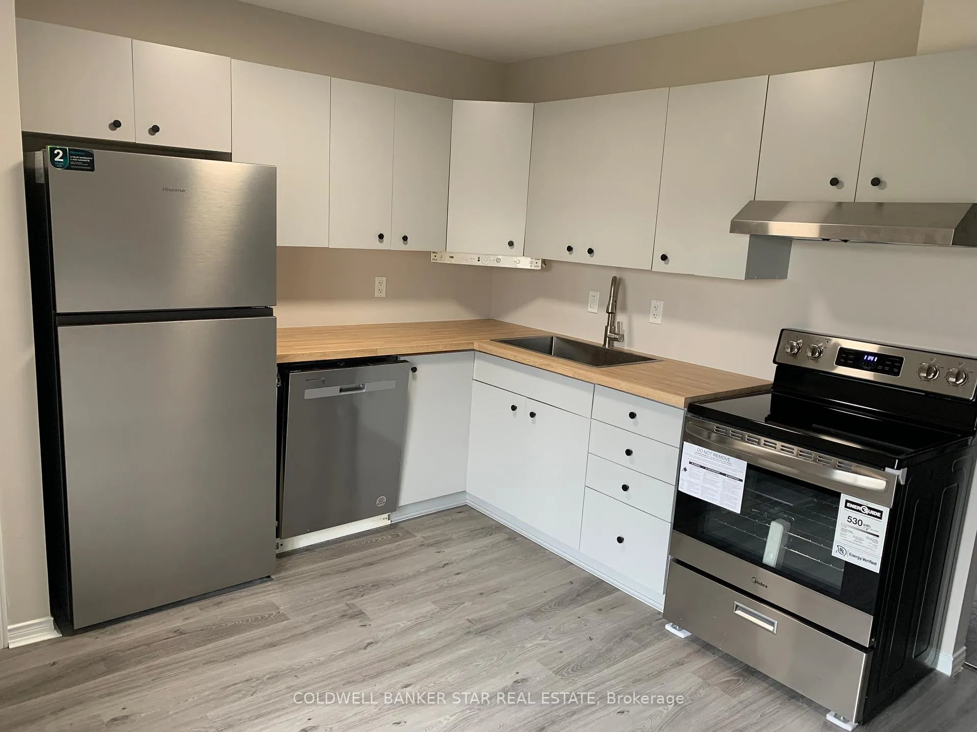 Photo 2 of 27 Steele Street, St. Thomas — HOMEH