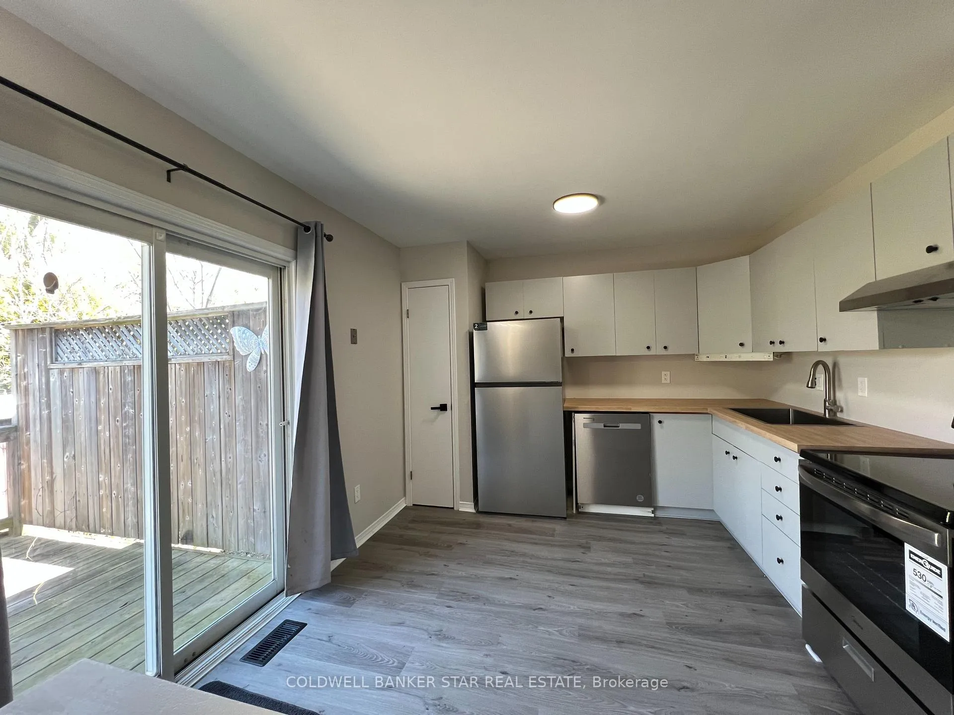 Photo 5 of 27 Steele Street, St. Thomas — HOMEH
