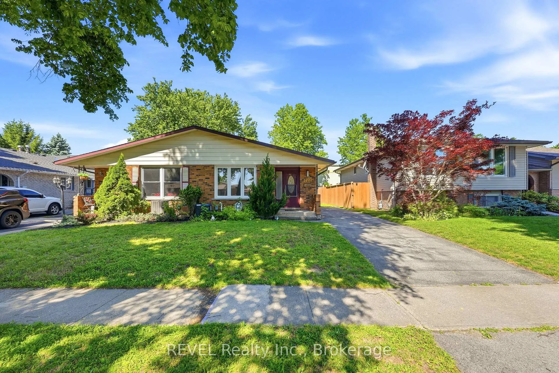 Photo 1 of 3727 Orlando Drive, Niagara Falls, Church's Lane — HOMEH