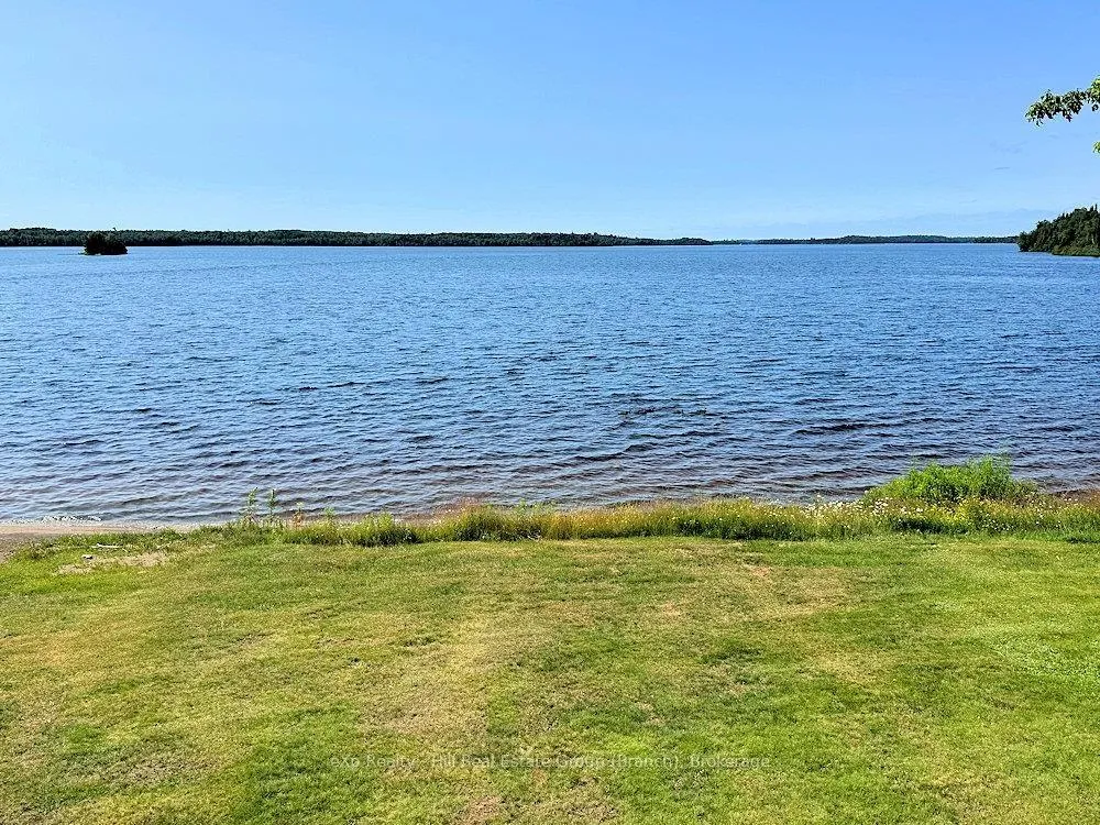 Photo 3 of 360 Burma Road, Thunder Bay, Hyde Park — HOMEH