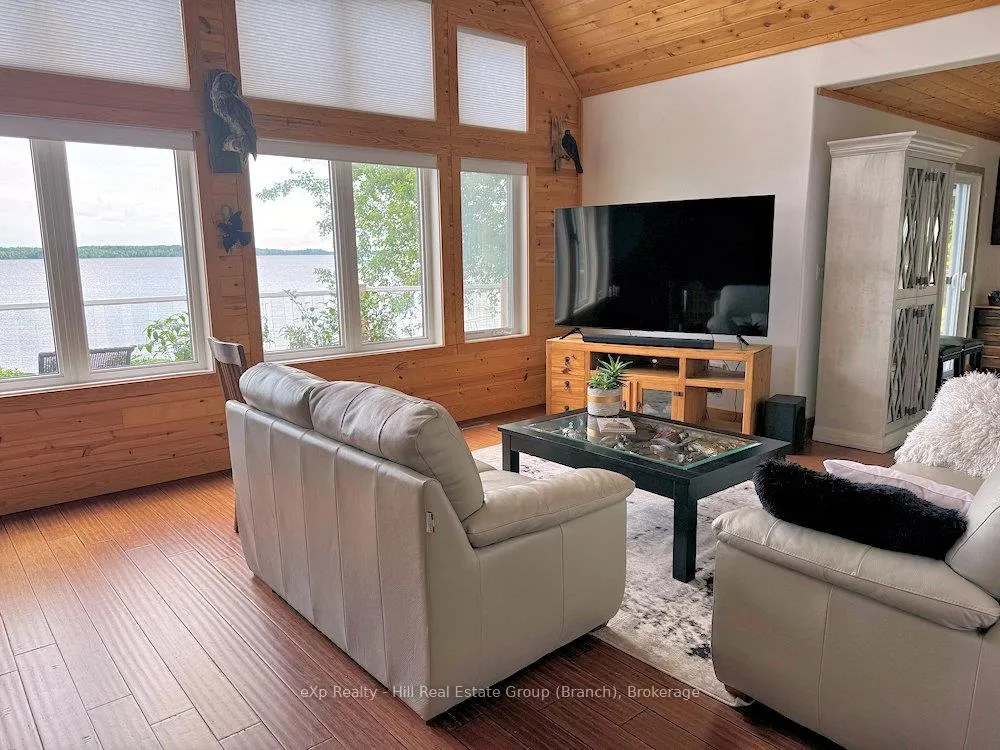 Photo 9 of 360 Burma Road, Thunder Bay, Hyde Park — HOMEH