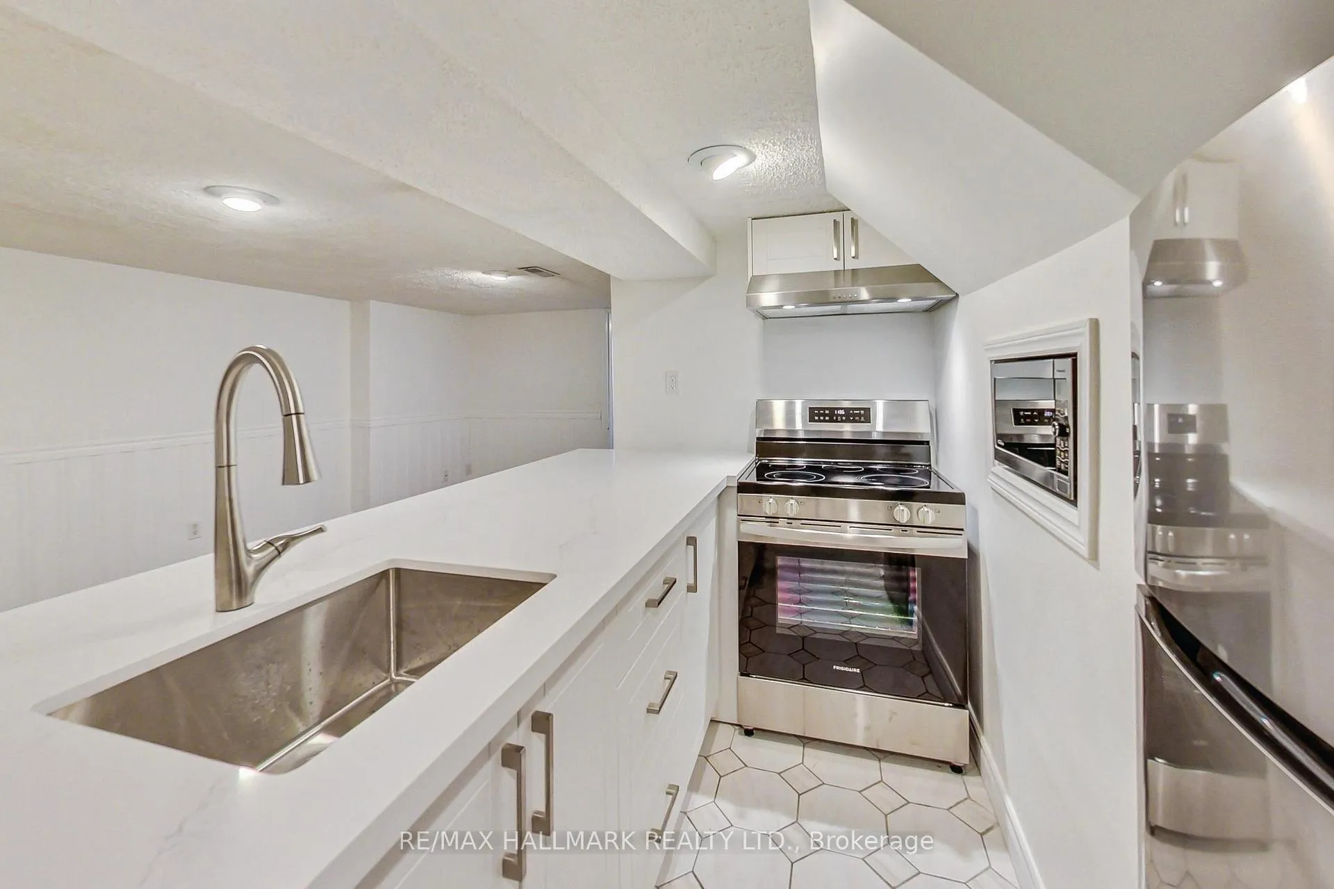 Photo 7 of 40 Tiago Avenue, Toronto, O'Connor-Parkview — HOMEH