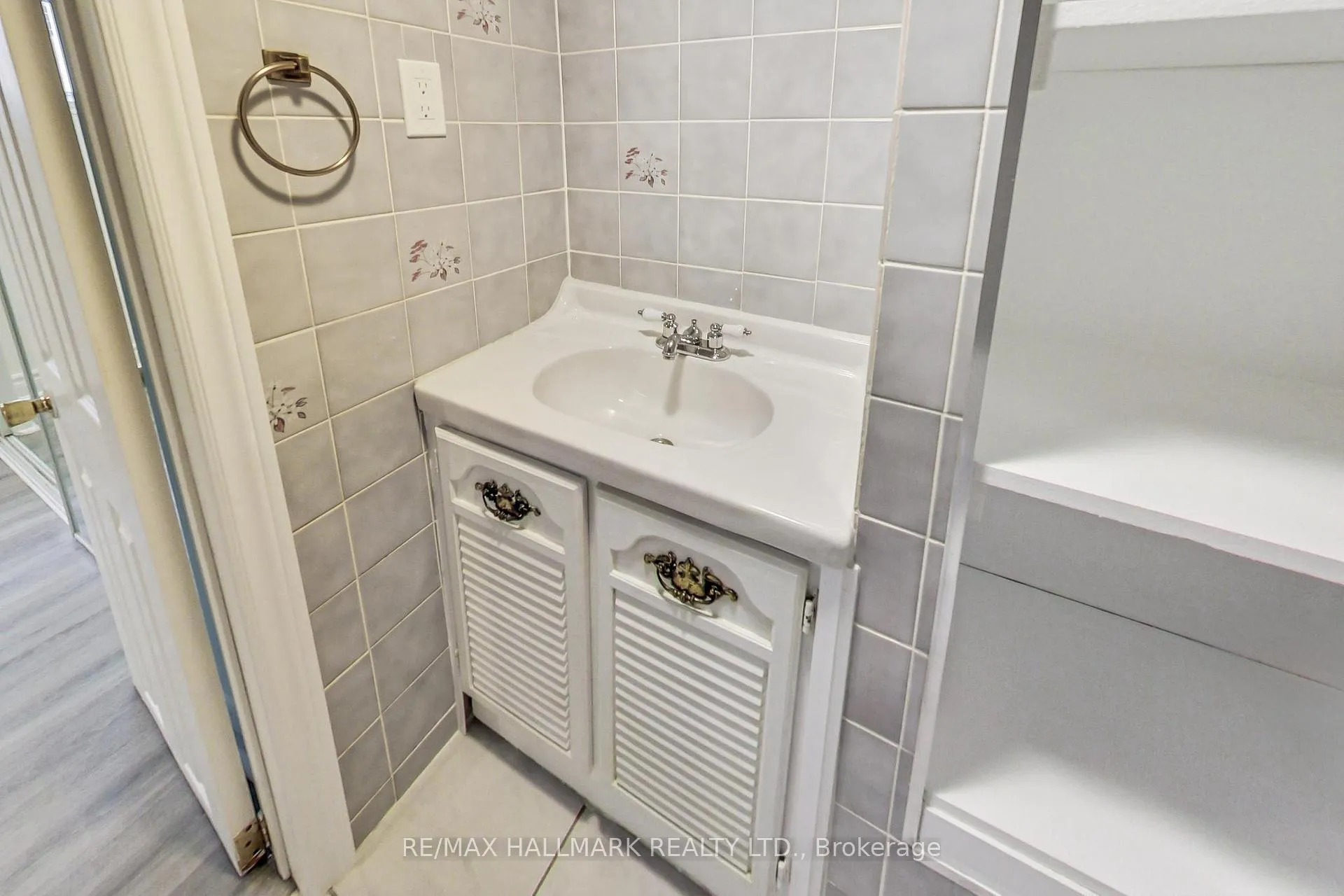 Photo 13 of 40 Tiago Avenue, Toronto, O'Connor-Parkview — HOMEH