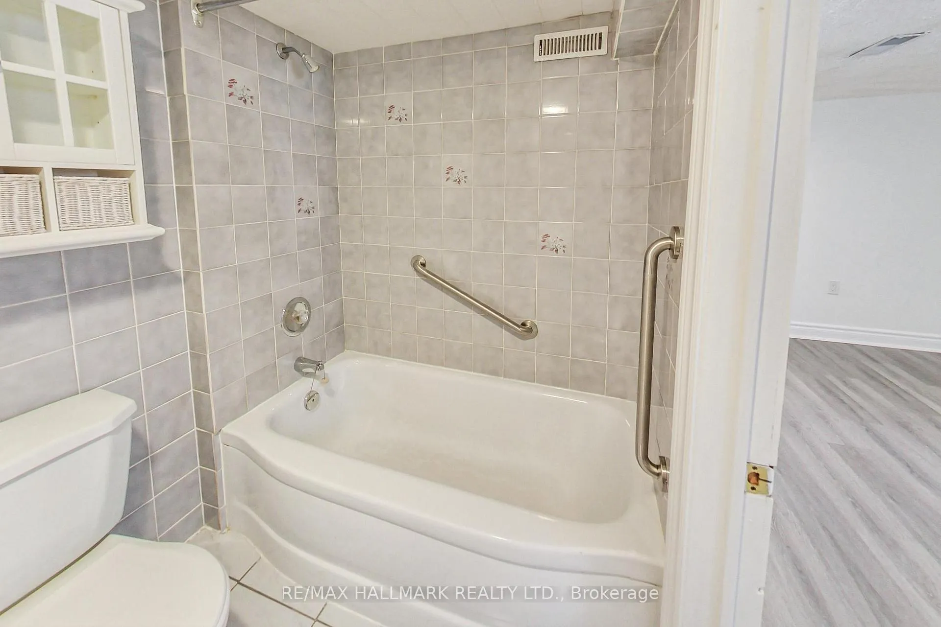 Photo 14 of 40 Tiago Avenue, Toronto, O'Connor-Parkview — HOMEH