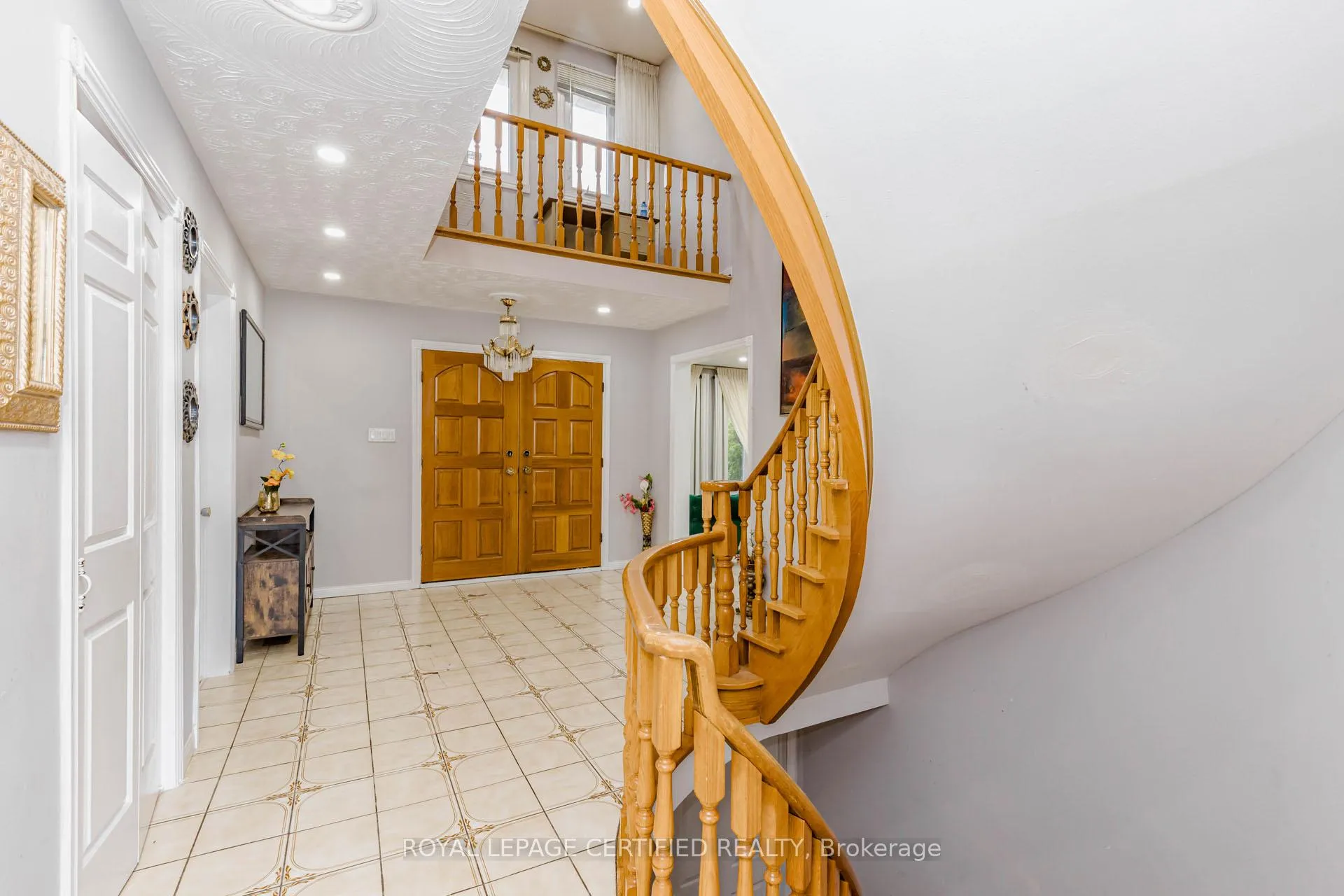 Photo 15 of 28 Walker Road E, Caledon, Caledon East — HOMEH