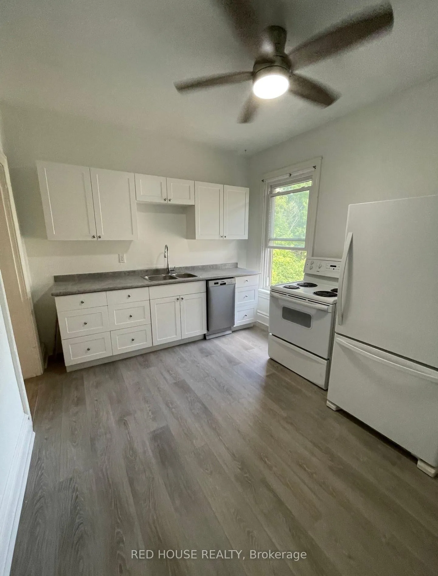 Photo 16 of 323B Woolwich Street, Guelph, Exhibition Park — HOMEH