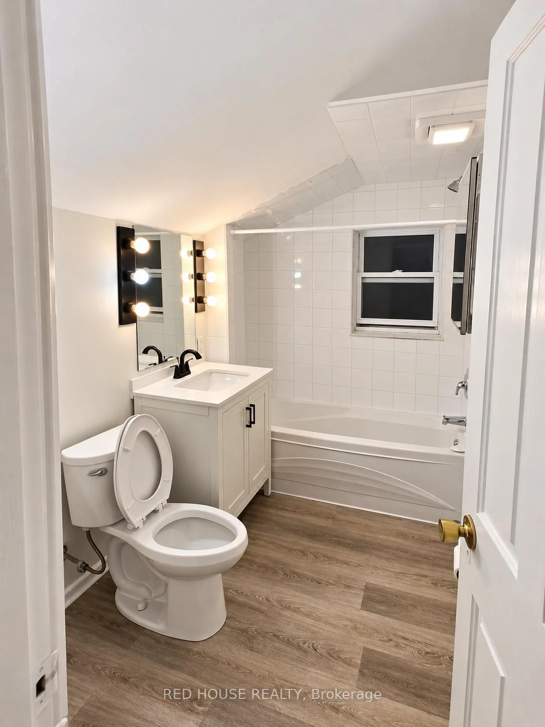 Photo 12 of 323B Woolwich Street, Guelph, Exhibition Park — HOMEH
