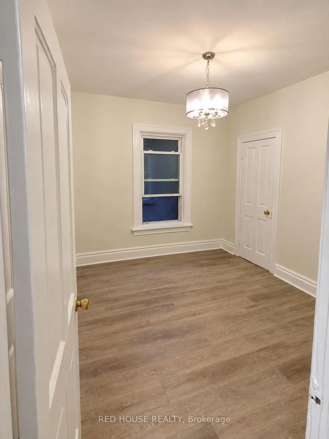 Photo 14 of 323B Woolwich Street, Guelph, Exhibition Park — HOMEH