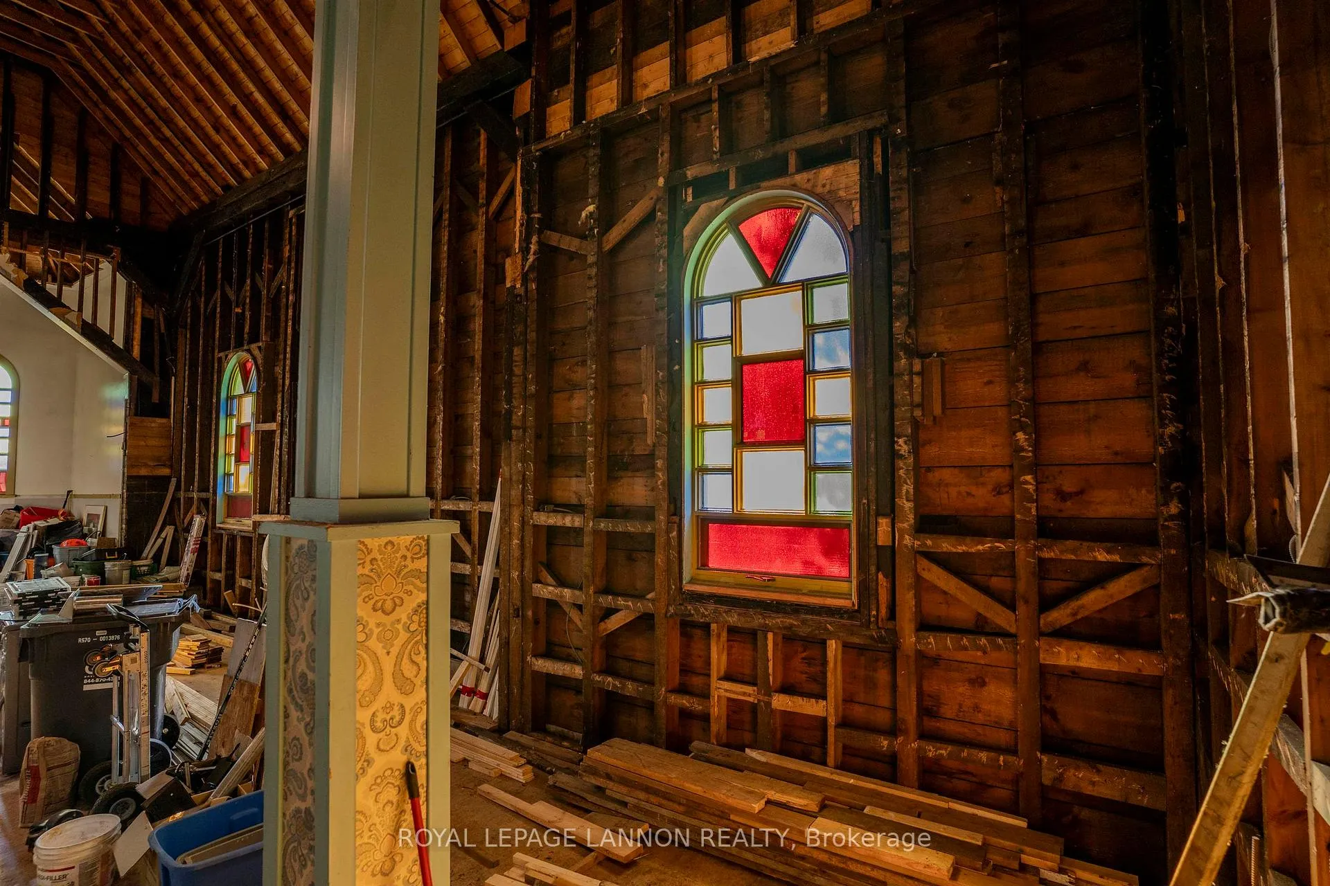 Photo 2 of 716 Pacific Avenue, Thunder Bay, East End — HOMEH