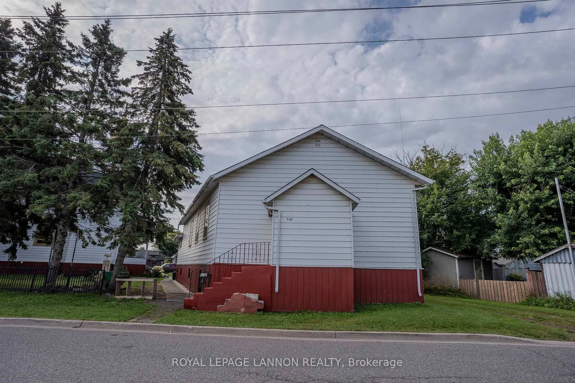 Photo 14 of 716 Pacific Avenue, Thunder Bay, East End — HOMEH
