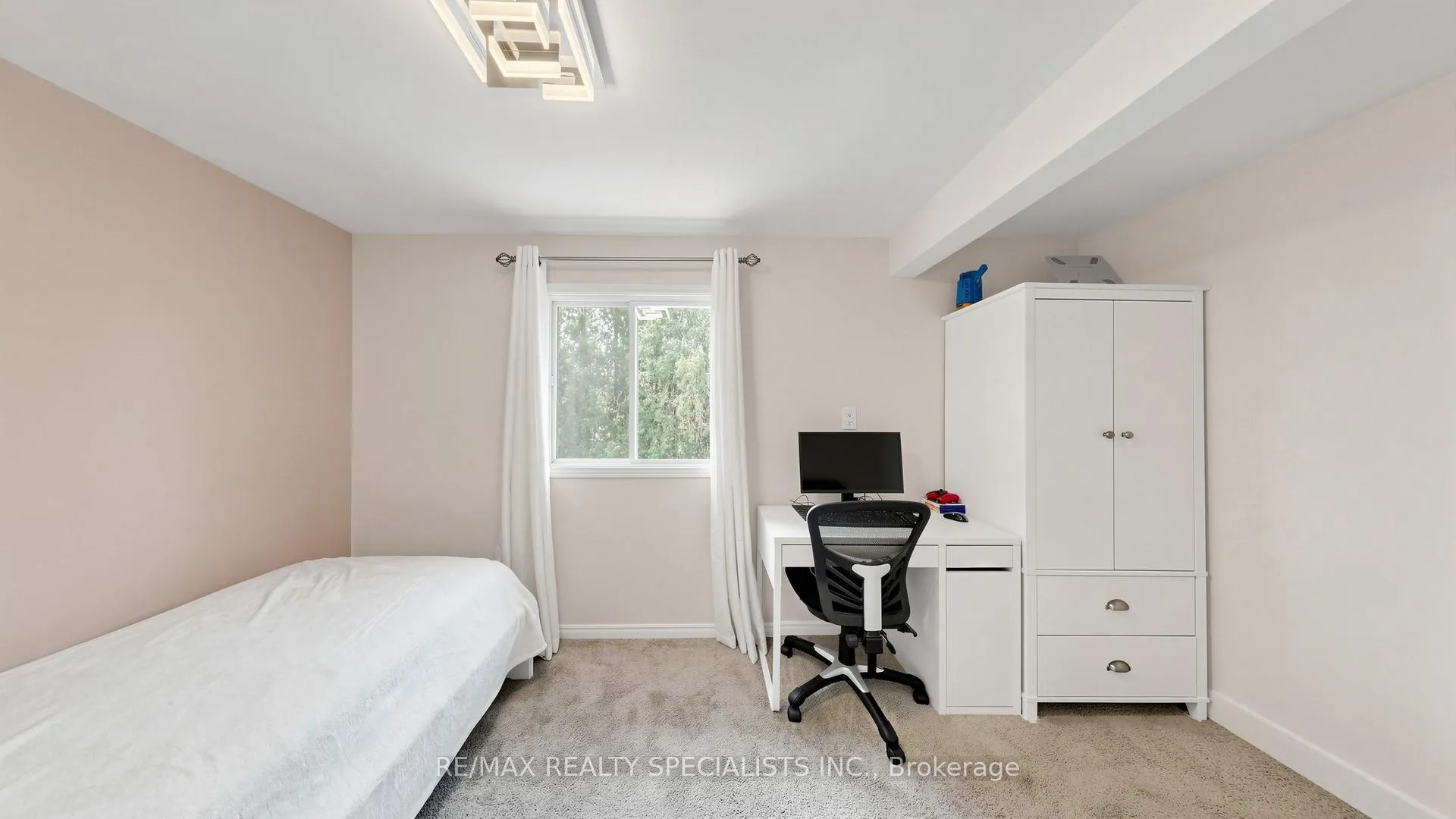 Photo 31 of 118 Central Avenue, Grimsby, Grimsby East — HOMEH