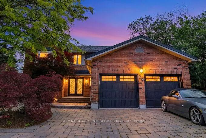 Photo 1 of 26 Oakridge Court, Brampton, Heart Lake West — HOMEH