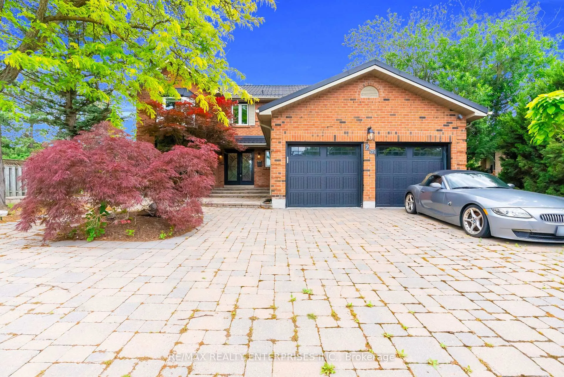 Photo 2 of 26 Oakridge Court, Brampton, Heart Lake West — HOMEH