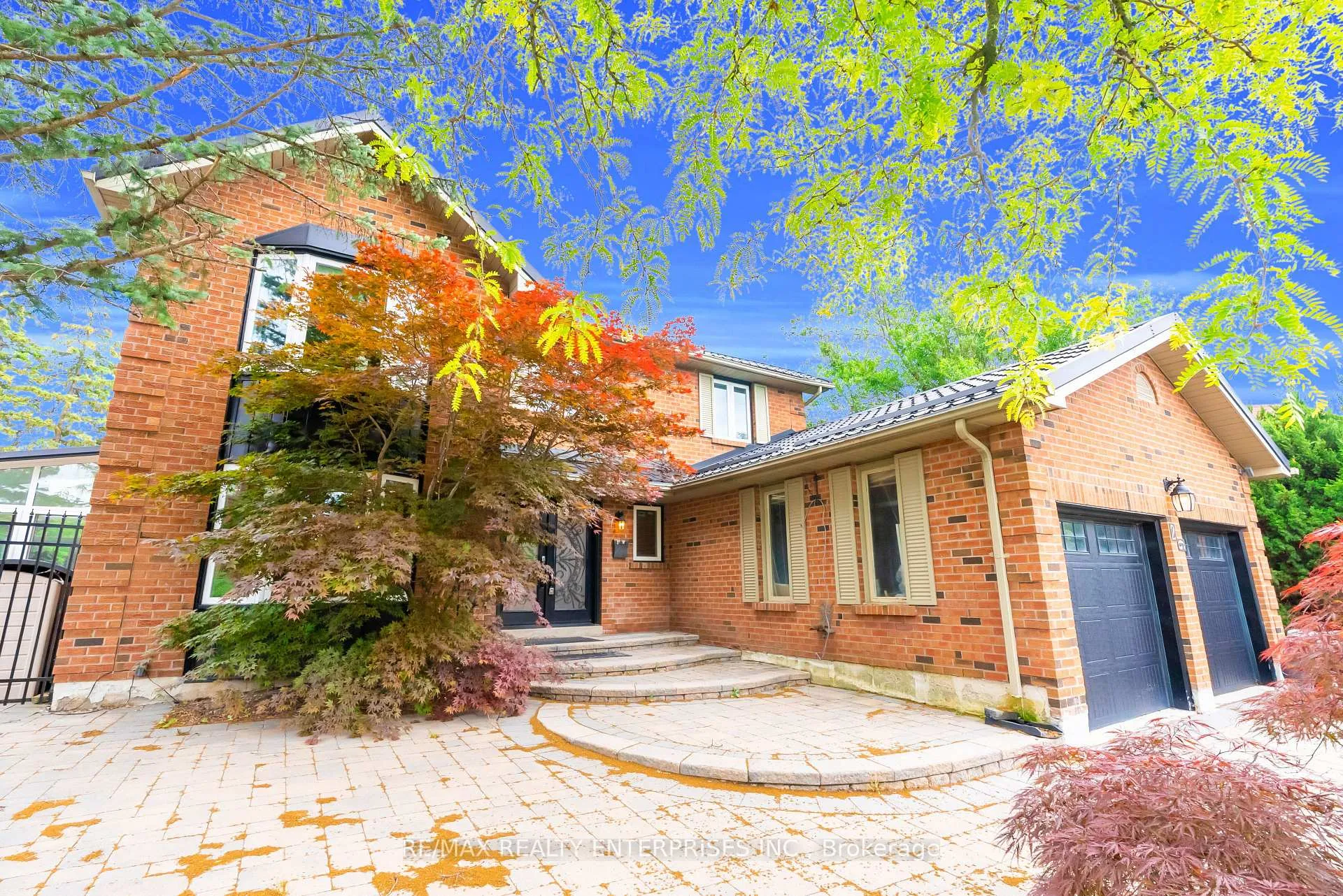 Photo 3 of 26 Oakridge Court, Brampton, Heart Lake West — HOMEH