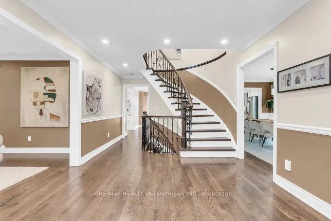 Photo 8 of 26 Oakridge Court, Brampton, Heart Lake West — HOMEH