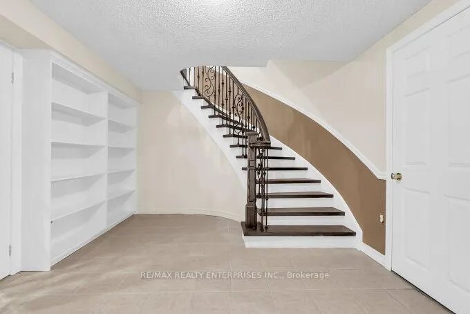 Photo 41 of 26 Oakridge Court, Brampton, Heart Lake West — HOMEH