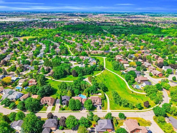 Photo 50 of 26 Oakridge Court, Brampton, Heart Lake West — HOMEH