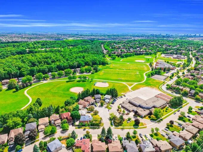 Photo 51 of 26 Oakridge Court, Brampton, Heart Lake West — HOMEH