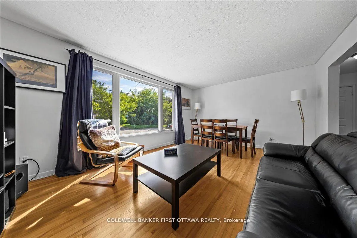 Photo 3 of 902 Watson Street, Ottawa, Fairfield Heights — HOMEH