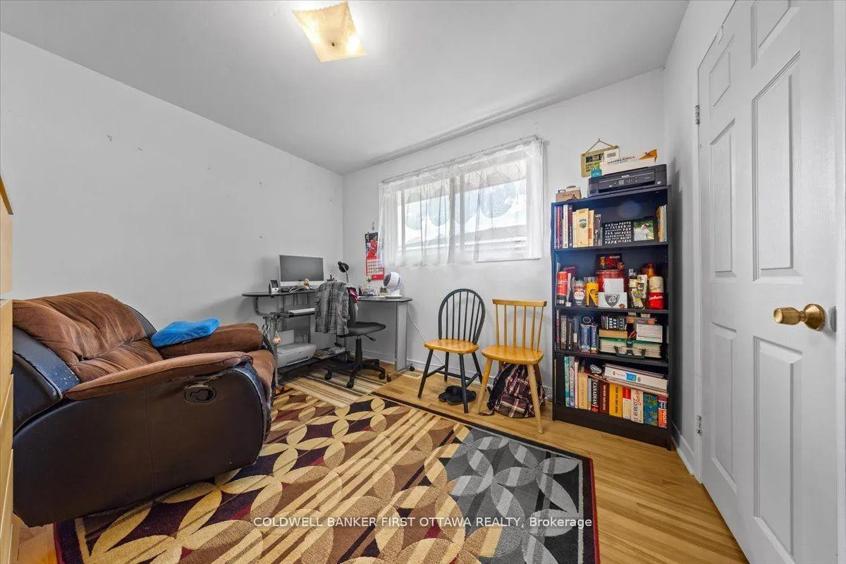 Photo 8 of 902 Watson Street, Ottawa, Fairfield Heights — HOMEH
