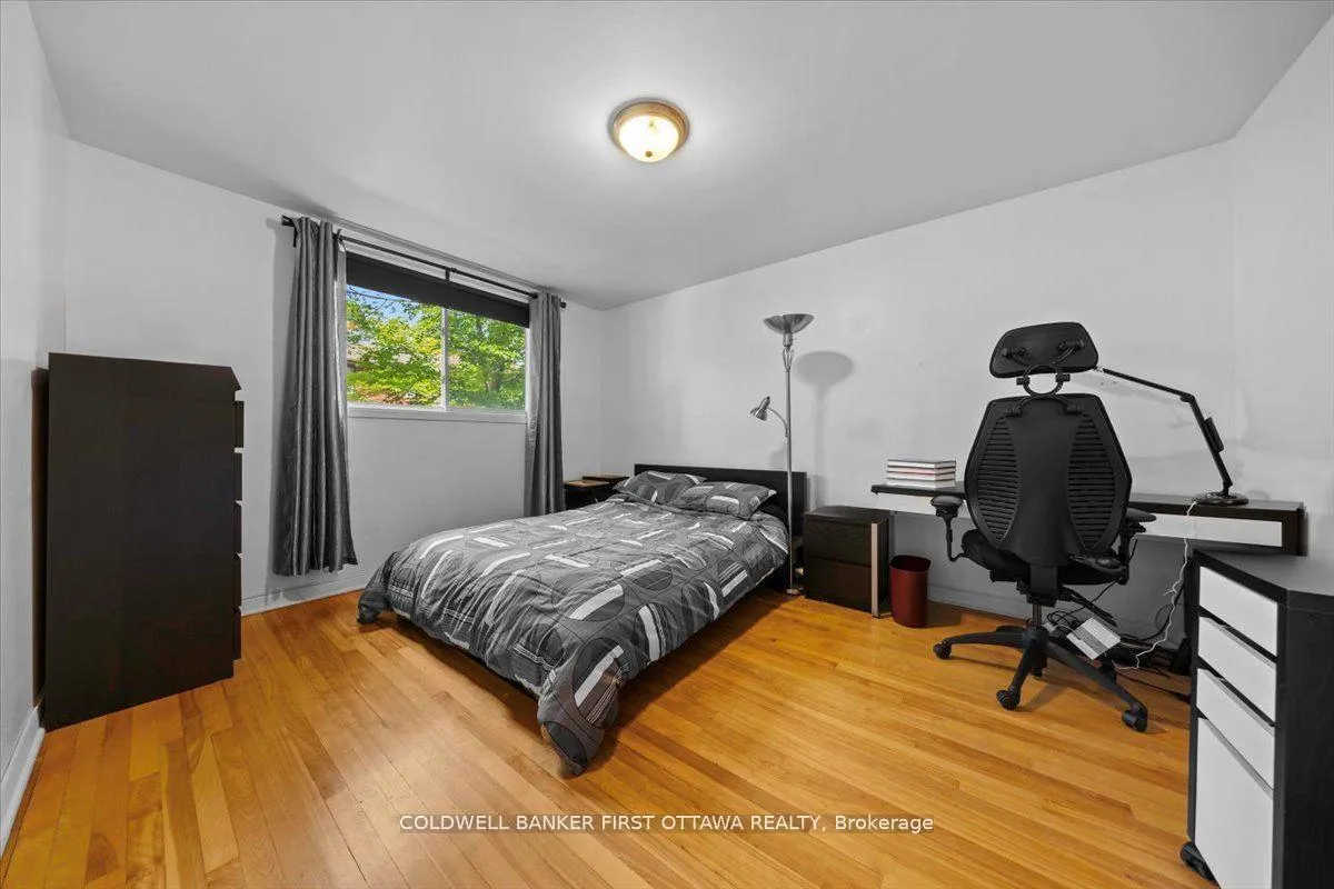 Photo 14 of 902 Watson Street, Ottawa, Fairfield Heights — HOMEH