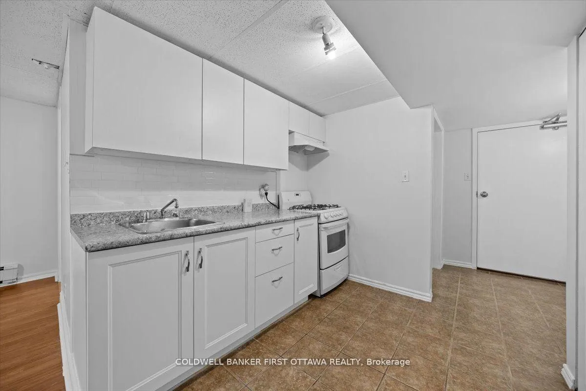 Photo 19 of 902 Watson Street, Ottawa, Fairfield Heights — HOMEH