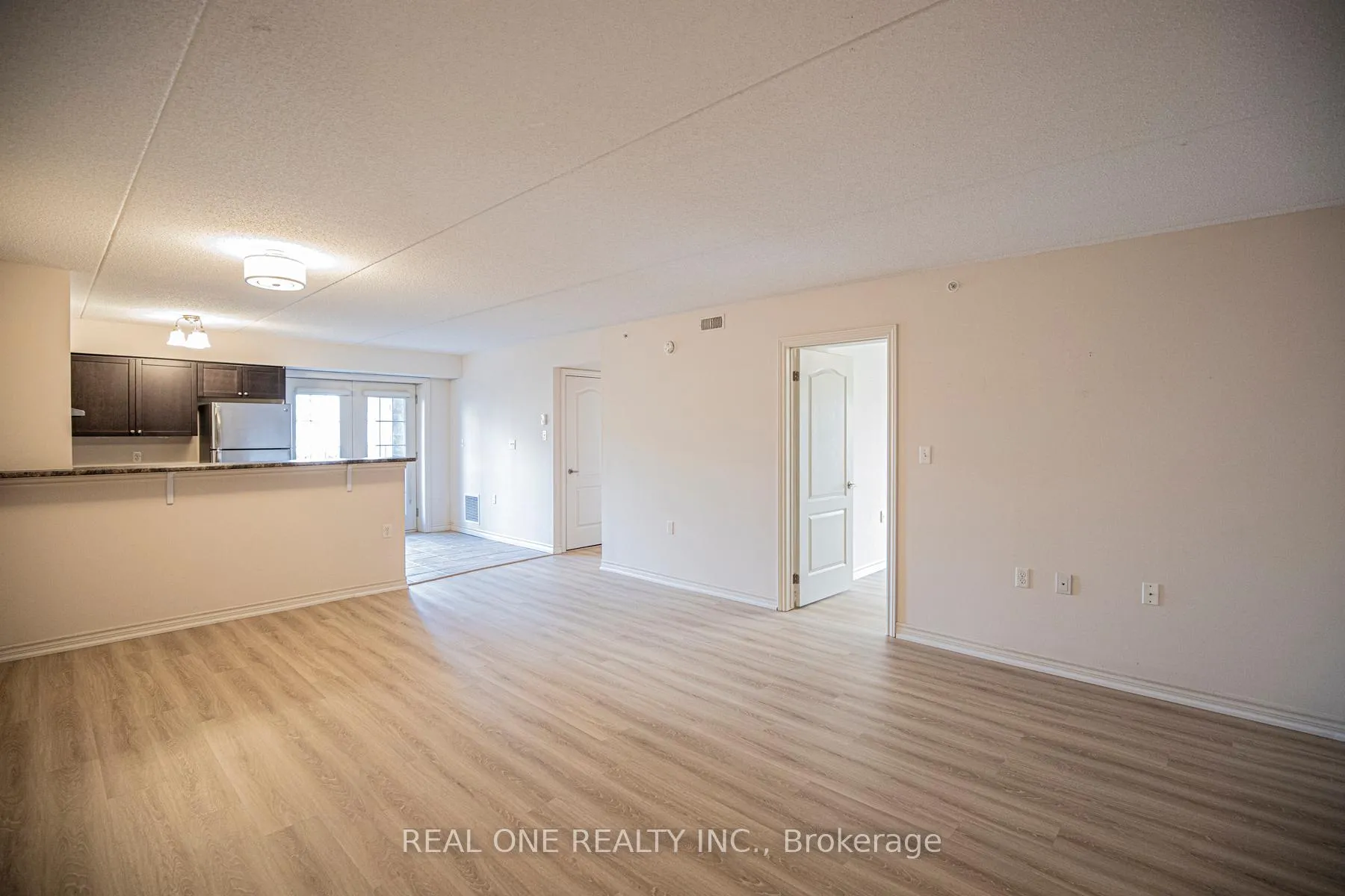 Photo 4 of Unit 102, 1440 Main Street E, Milton, Dempsey — HOMEH