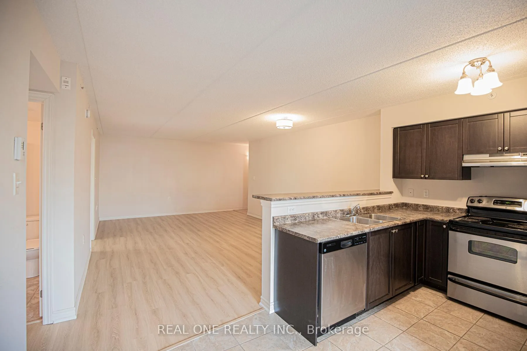 Photo 8 of Unit 102, 1440 Main Street E, Milton, Dempsey — HOMEH