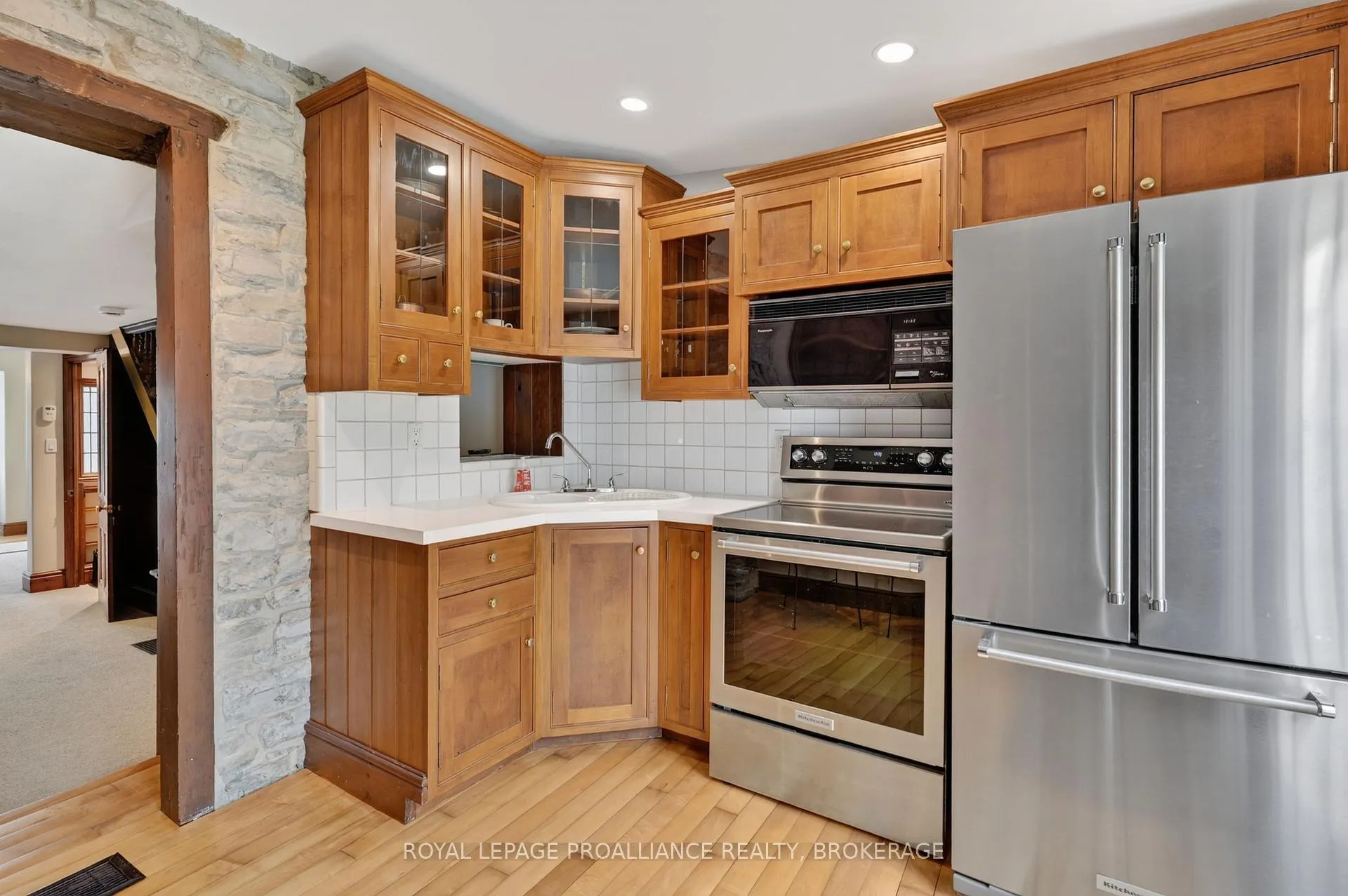Photo 8 of 12 Rideau Street, Kingston, East of Sir John A. Blvd — HOMEH
