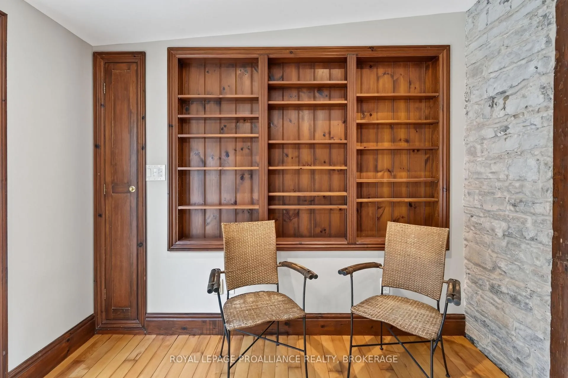 Photo 9 of 12 Rideau Street, Kingston, East of Sir John A. Blvd — HOMEH