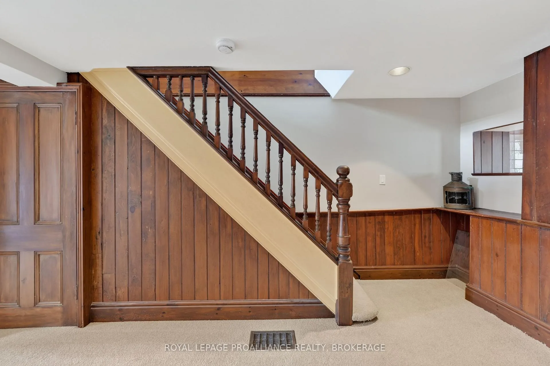 Photo 11 of 12 Rideau Street, Kingston, East of Sir John A. Blvd — HOMEH