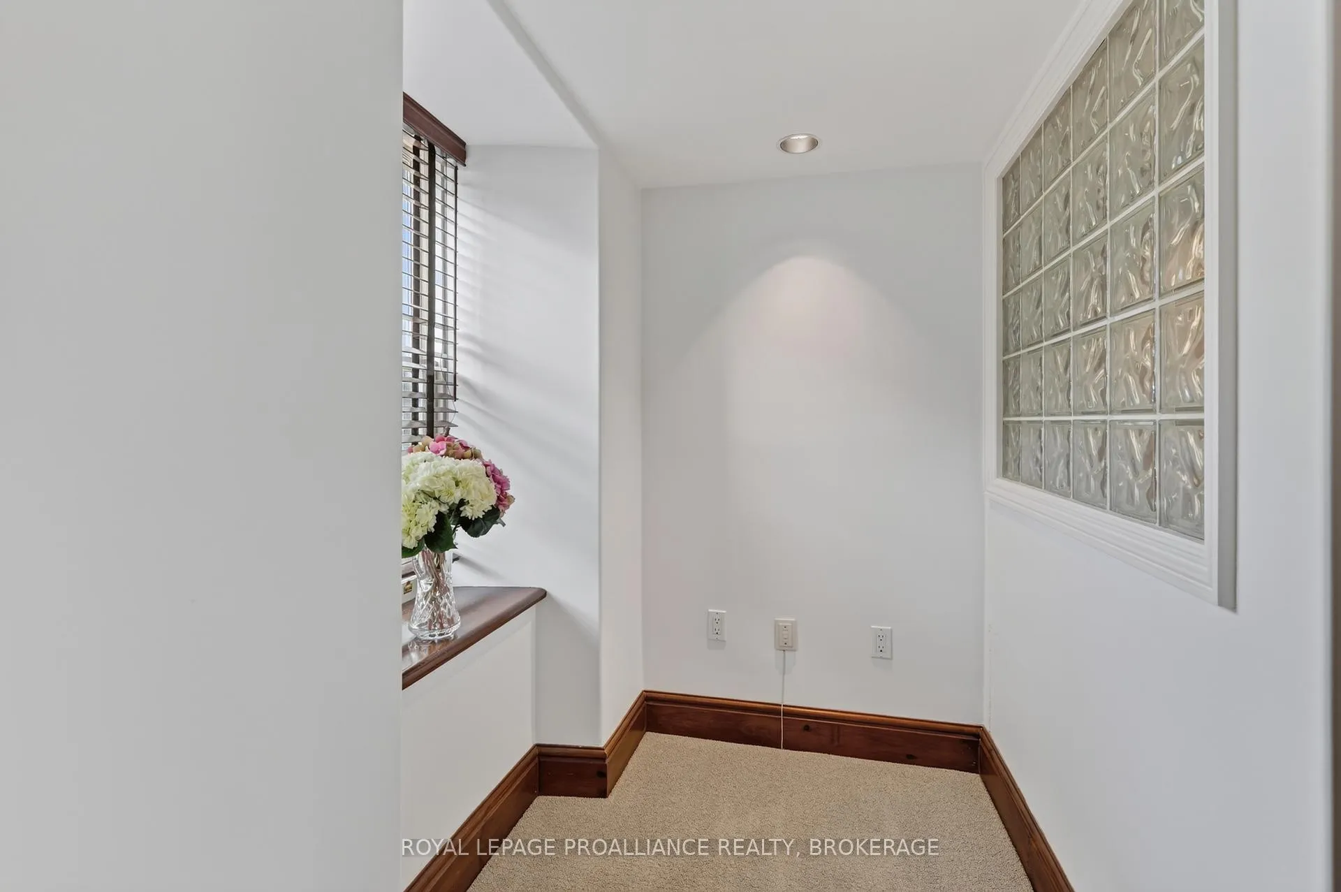 Photo 18 of 12 Rideau Street, Kingston, East of Sir John A. Blvd — HOMEH