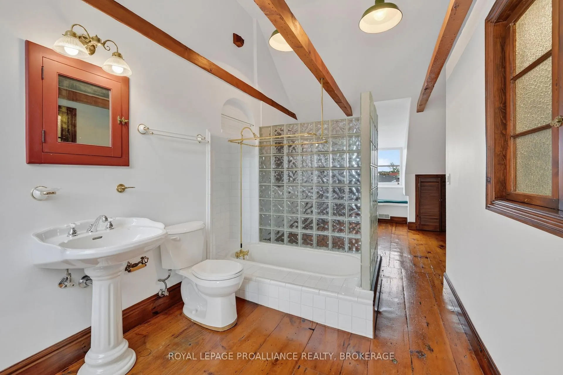 Photo 24 of 12 Rideau Street, Kingston, East of Sir John A. Blvd — HOMEH