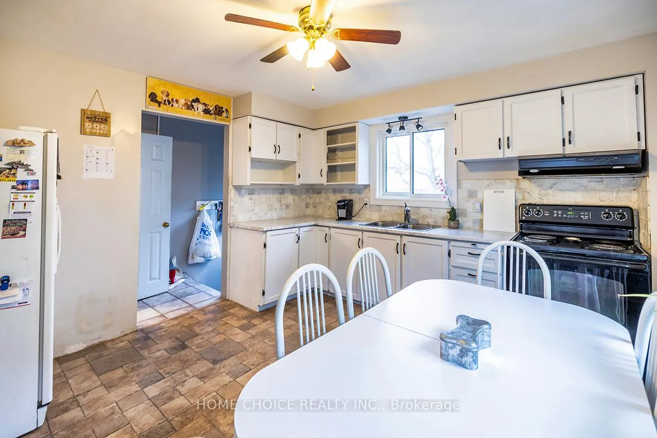 Photo 5 of 225 Barkley Crescent, Oshawa, Vanier — HOMEH