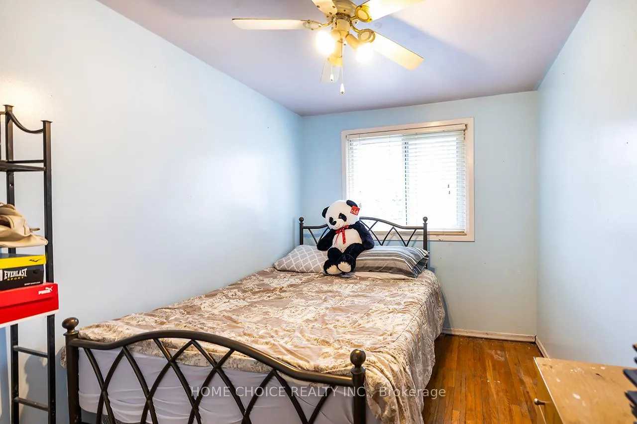 Photo 12 of 225 Barkley Crescent, Oshawa, Vanier — HOMEH
