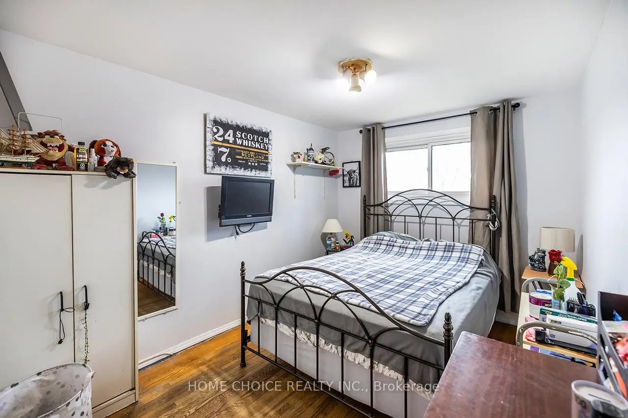Photo 13 of 225 Barkley Crescent, Oshawa, Vanier — HOMEH