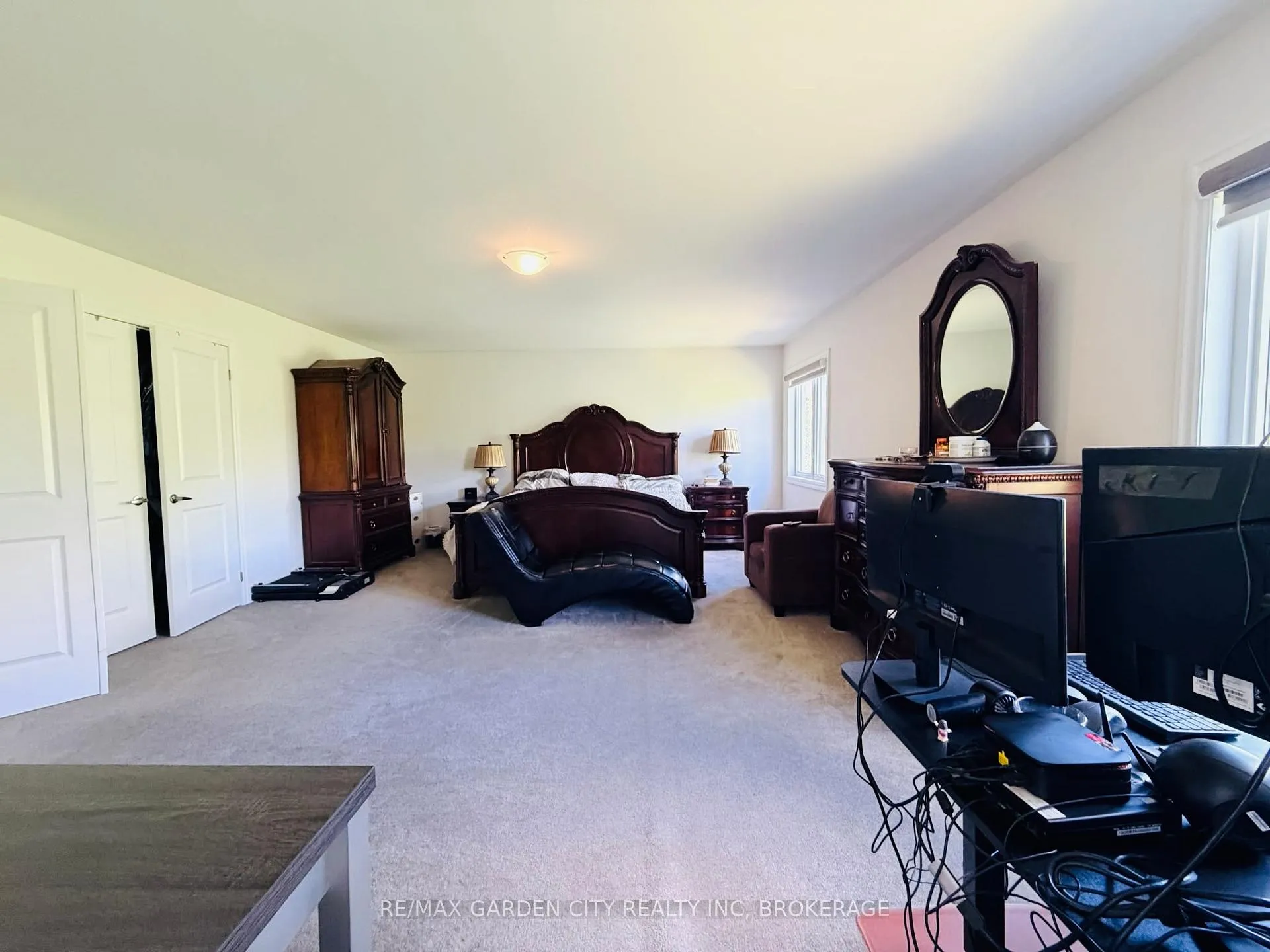 Photo 14 of 9224 White Oak Avenue, Niagara Falls, Lyons Creek — HOMEH
