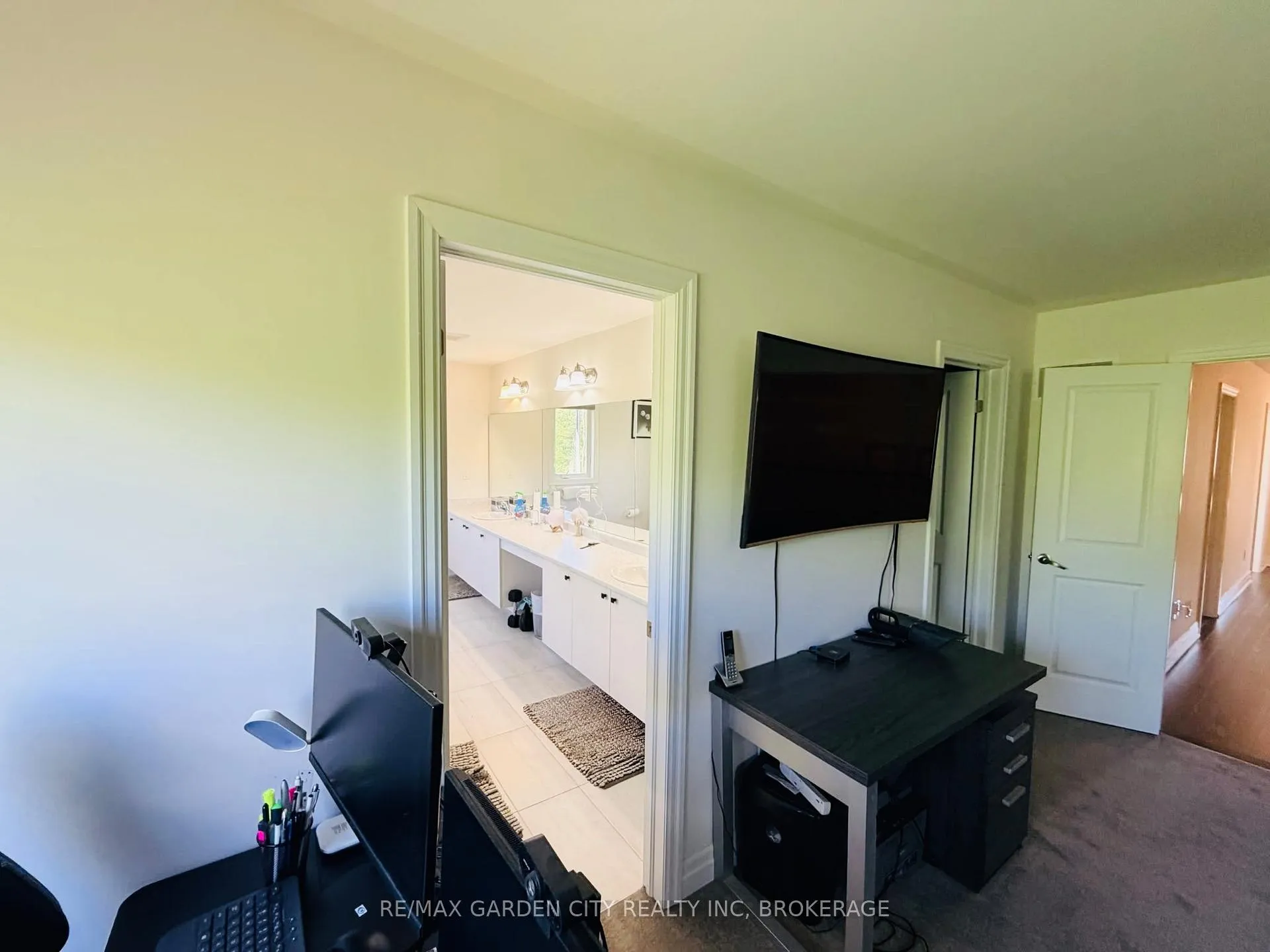 Photo 15 of 9224 White Oak Avenue, Niagara Falls, Lyons Creek — HOMEH