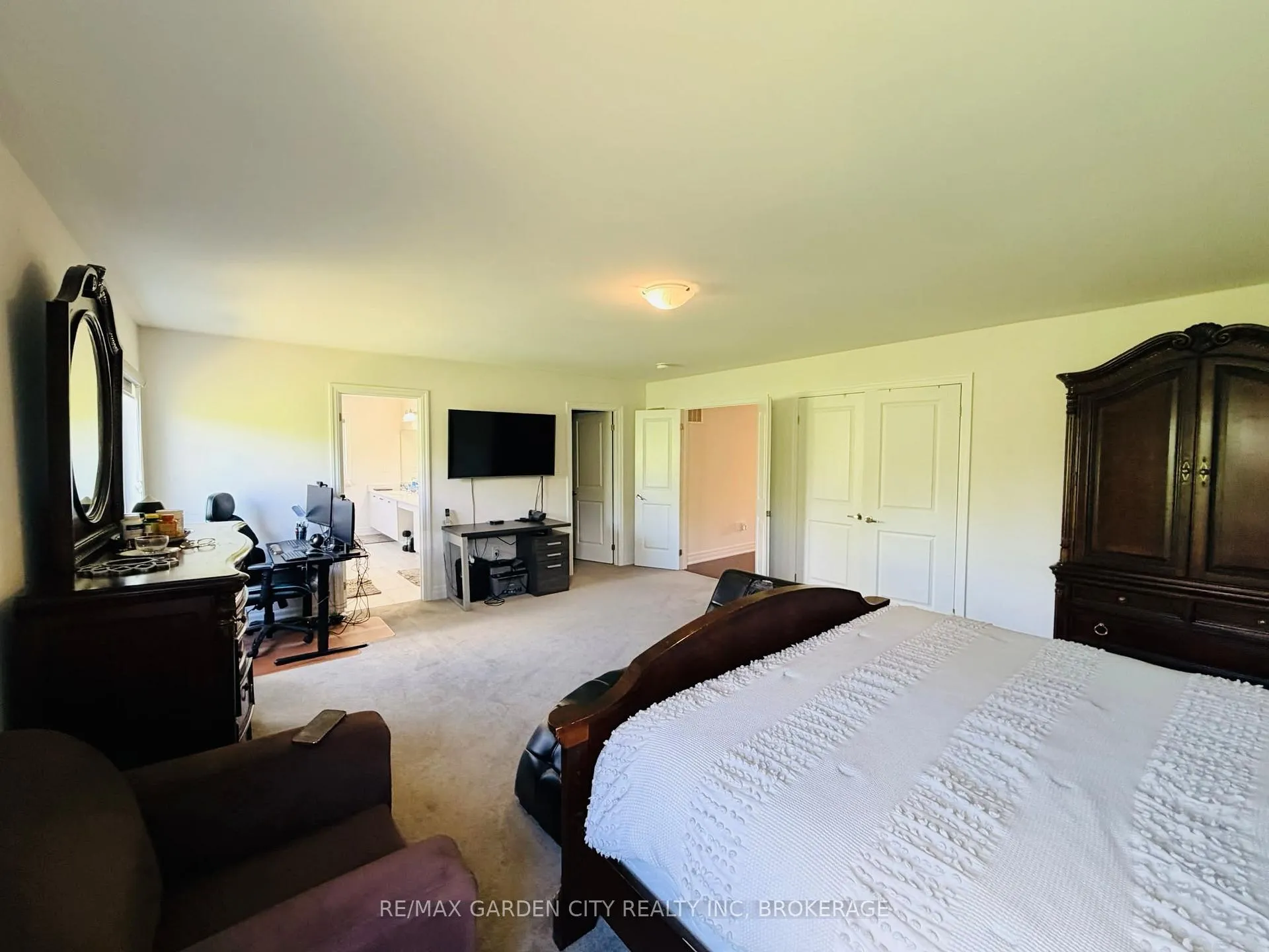 Photo 16 of 9224 White Oak Avenue, Niagara Falls, Lyons Creek — HOMEH