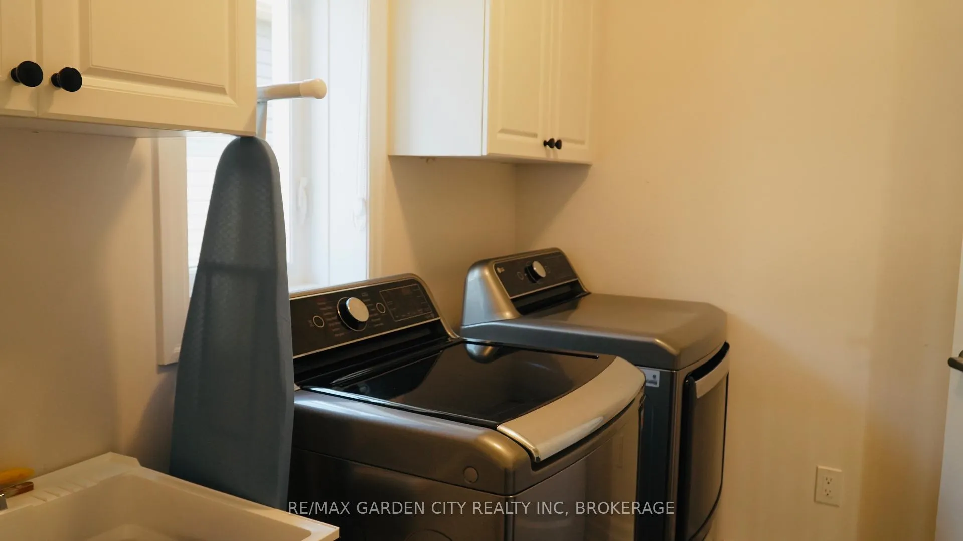Photo 23 of 9224 White Oak Avenue, Niagara Falls, Lyons Creek — HOMEH