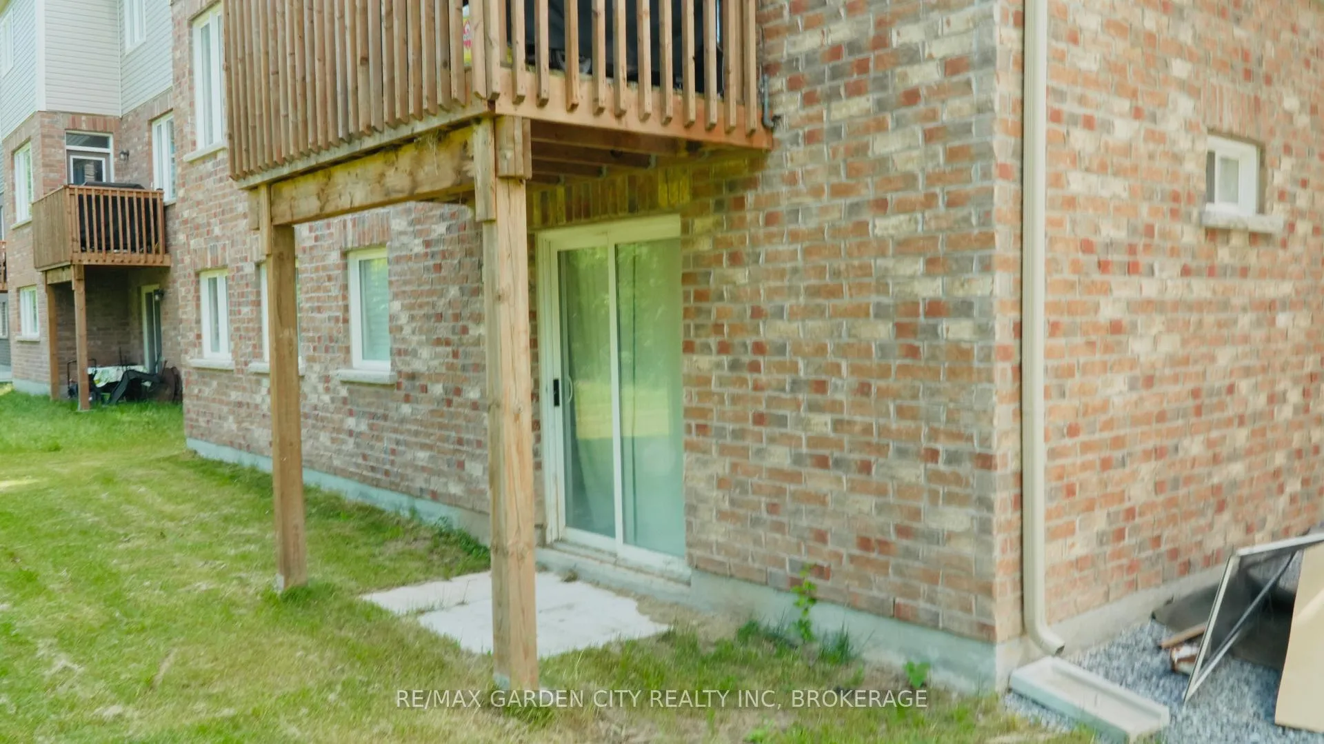 Photo 24 of 9224 White Oak Avenue, Niagara Falls, Lyons Creek — HOMEH