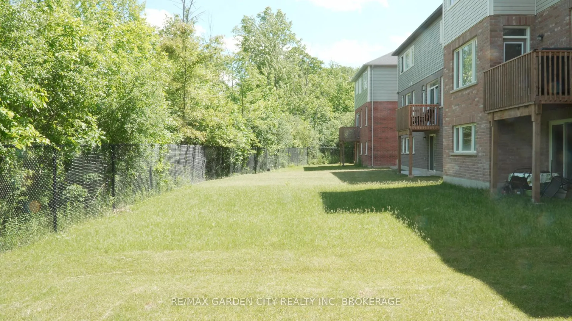 Photo 28 of 9224 White Oak Avenue, Niagara Falls, Lyons Creek — HOMEH