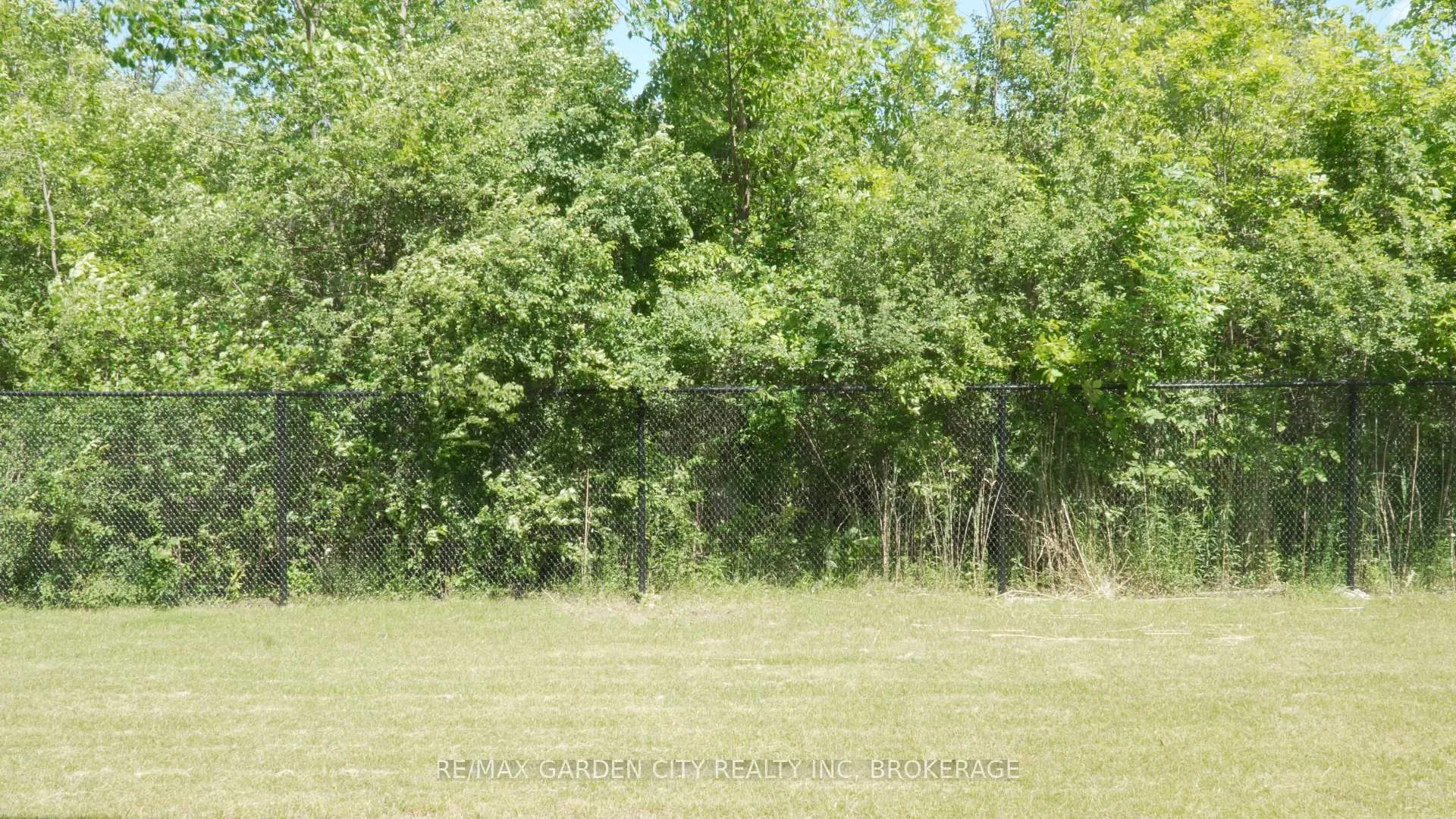 Photo 30 of 9224 White Oak Avenue, Niagara Falls, Lyons Creek — HOMEH
