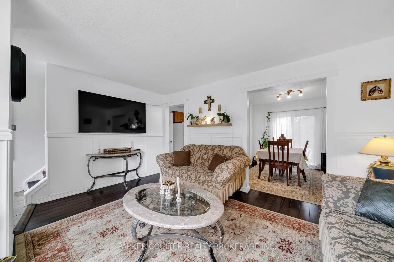 Photo 4 of 23 Chaucer Crescent, Barrie, Letitia Heights — HOMEH