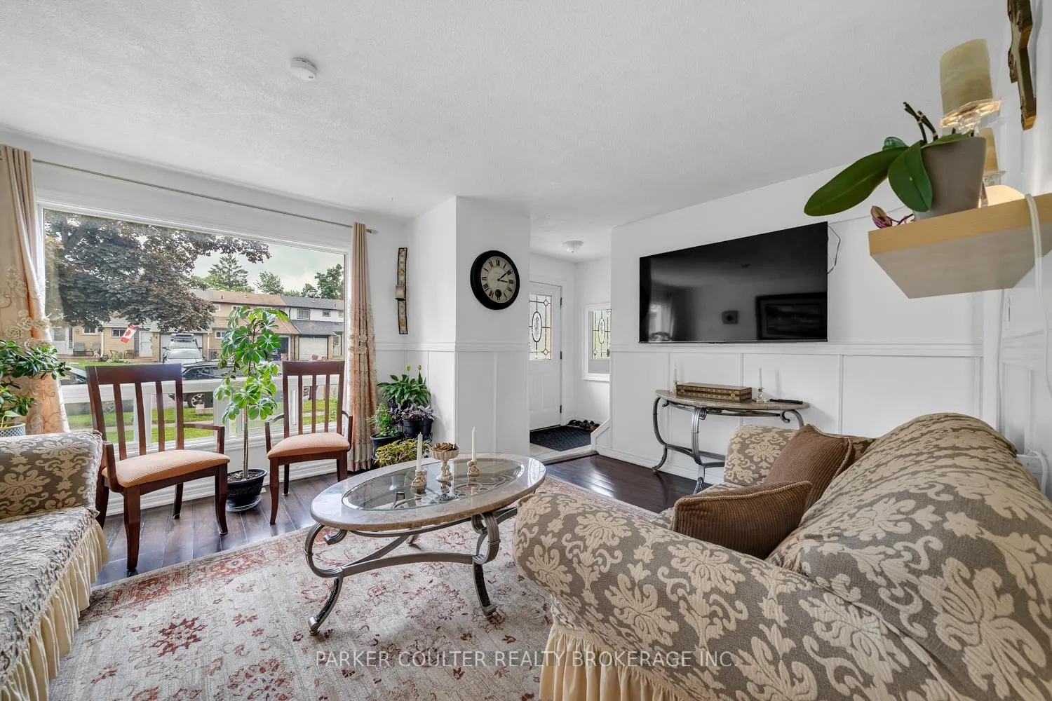 Photo 5 of 23 Chaucer Crescent, Barrie, Letitia Heights — HOMEH