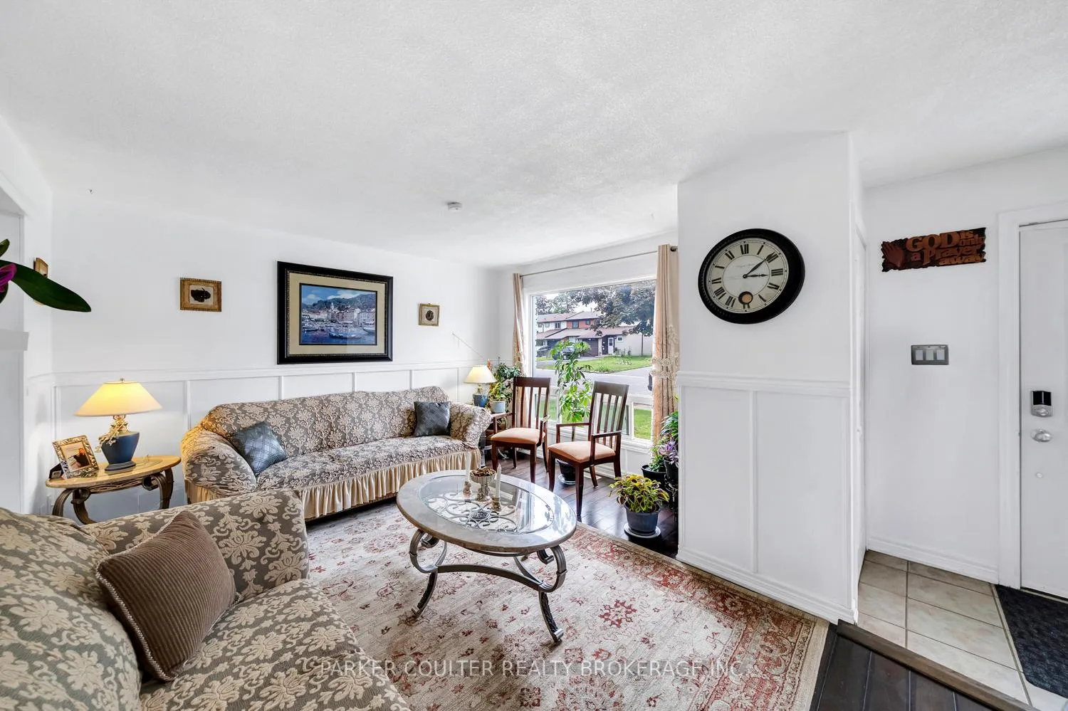Photo 6 of 23 Chaucer Crescent, Barrie, Letitia Heights — HOMEH