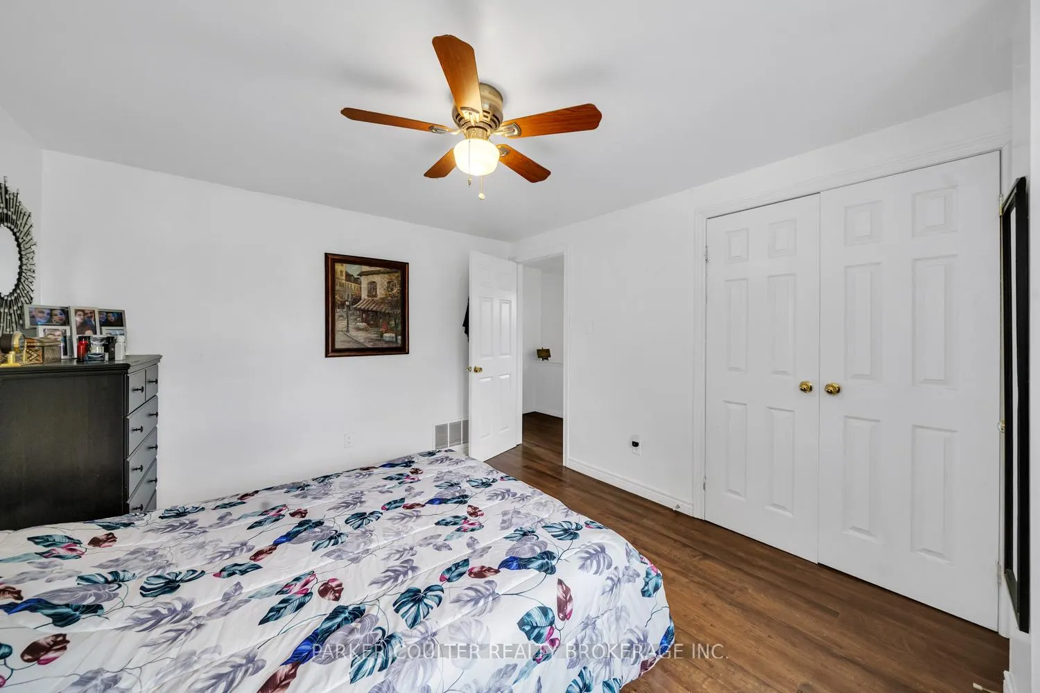 Photo 19 of 23 Chaucer Crescent, Barrie, Letitia Heights — HOMEH