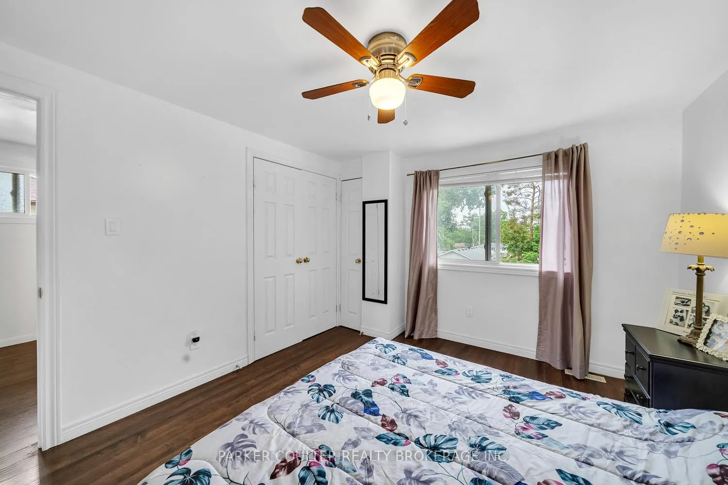 Photo 20 of 23 Chaucer Crescent, Barrie, Letitia Heights — HOMEH