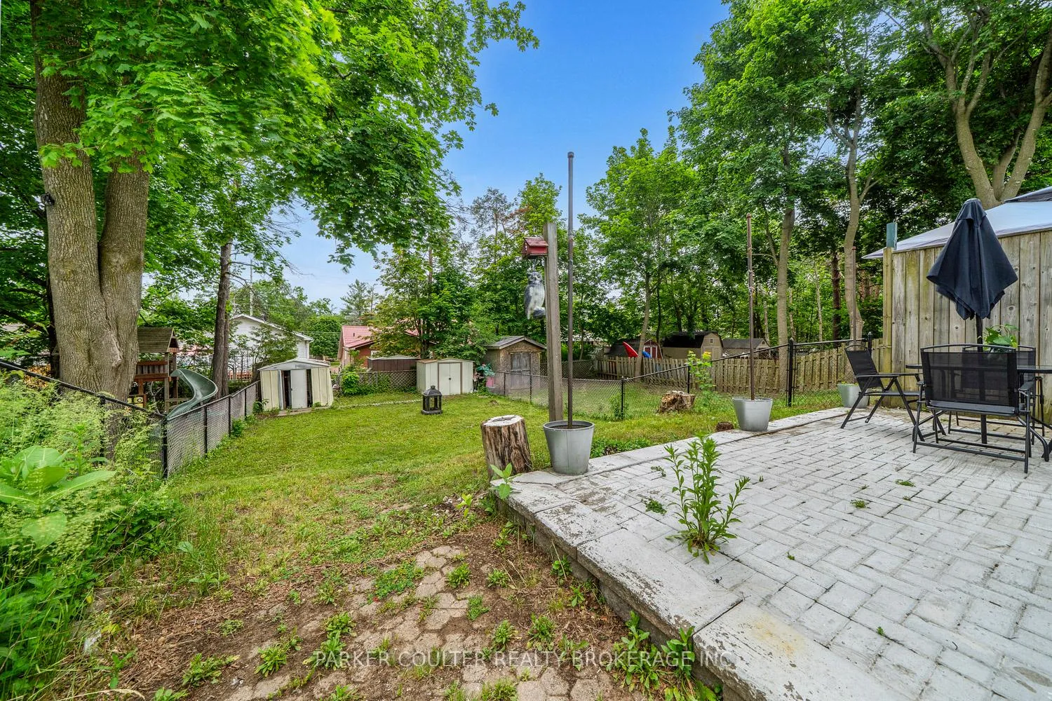 Photo 33 of 23 Chaucer Crescent, Barrie, Letitia Heights — HOMEH